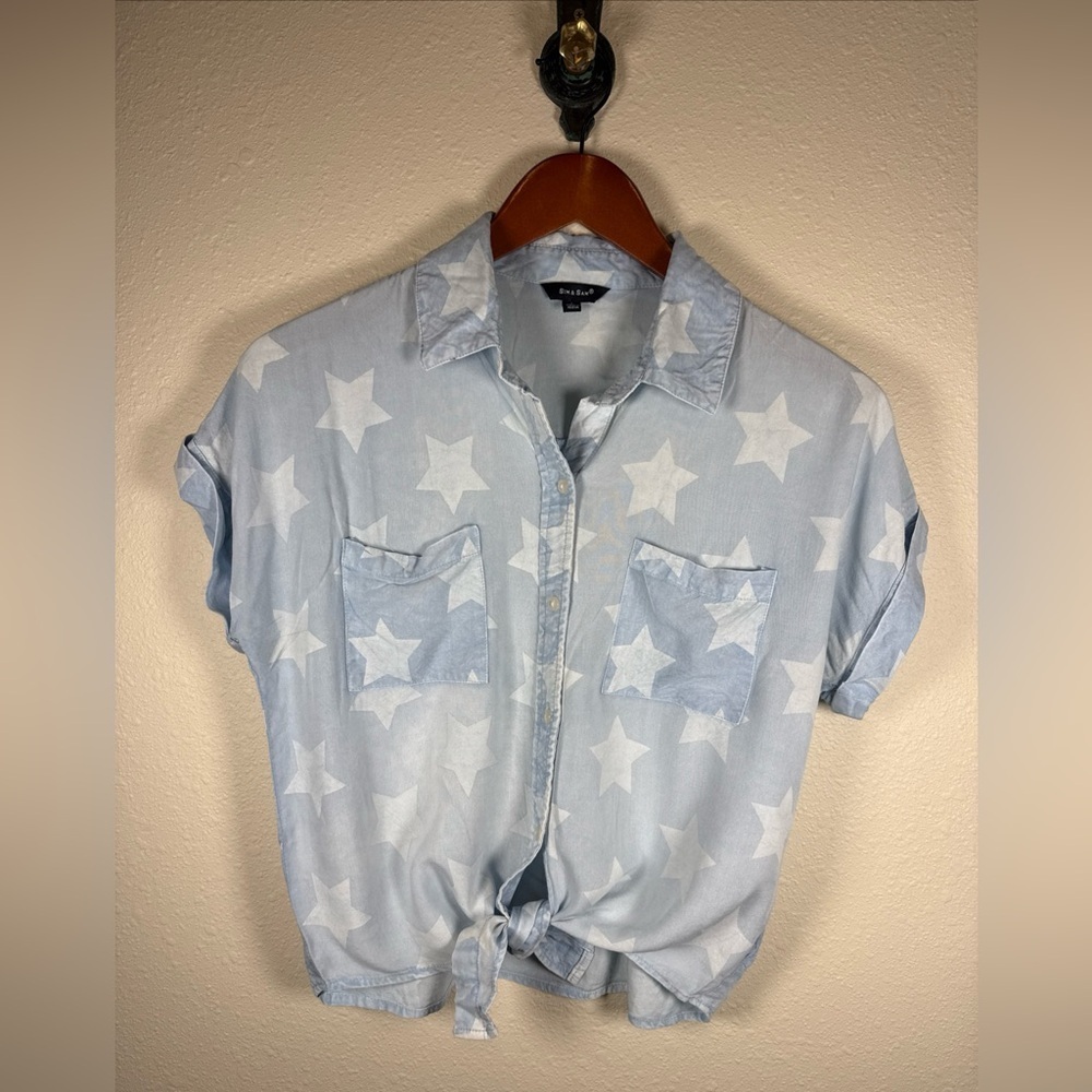 Sim & Sam Star Print Chambray Tie Front Short Sleeve Top L  4th Of July